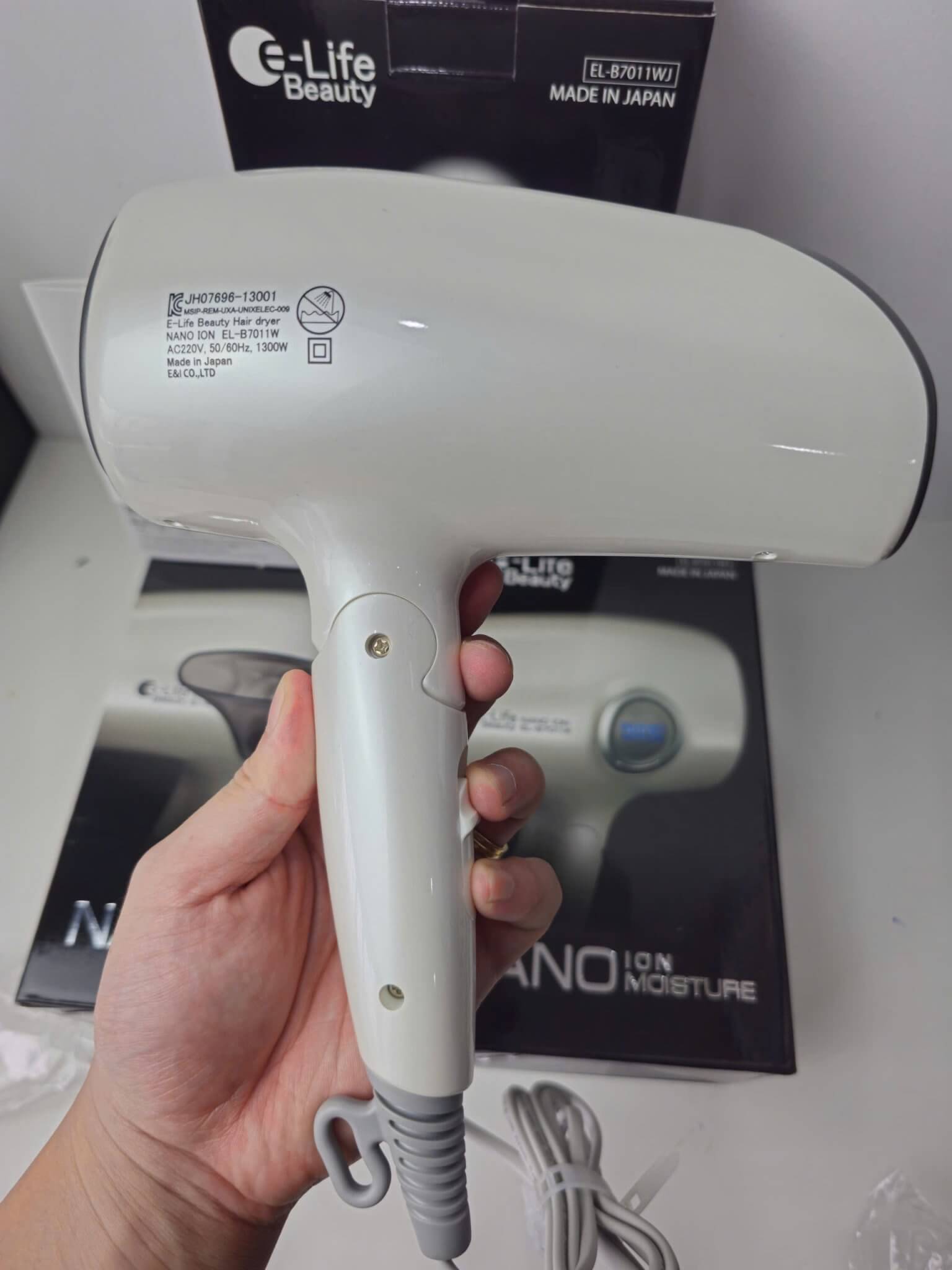 Máy Sấy Tóc E-Life Nano Ion Âm Made In Japan - 1300W - Điện 220V - Ảnh 11